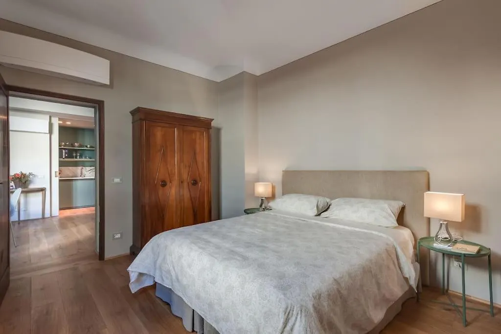 Accademia Charming Apartment-1
